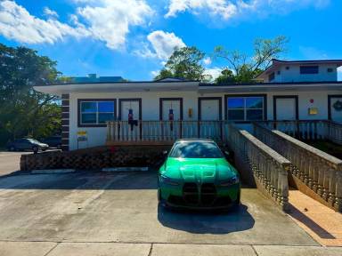 Main picture of 170 NW 204th St