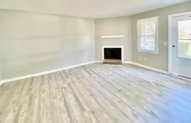 Main picture of 2916 Chatsworth Rd