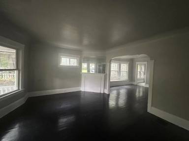 Main picture of 10322 Parkgate Ave