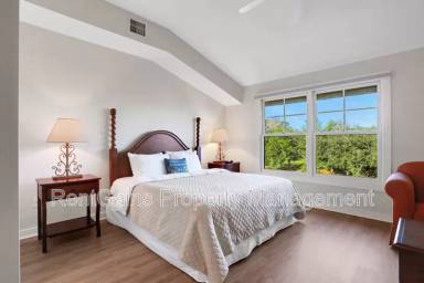 Main picture of 965 Registry Blvd