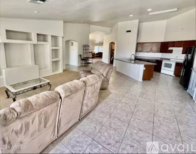Main picture of 608 W Rattlesnake Pl