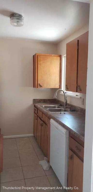 Main picture of 7407 Leah Dr NE