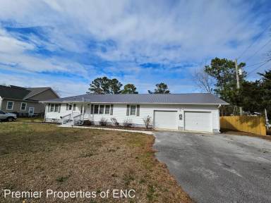Main picture of 305 Hubert Blvd