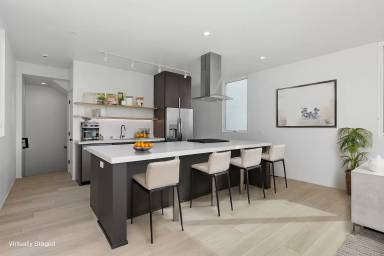 Main picture of 2033 Albatross St