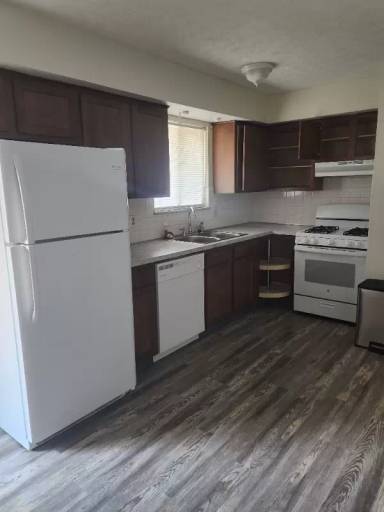 Main picture of 426 Sheraton Dr NW