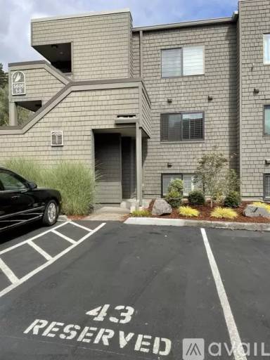 Main picture of 5606 S Riverside Ln