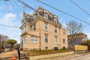 Main picture of 4542 Fleming St