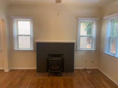 Main picture of 4480 Oregon St