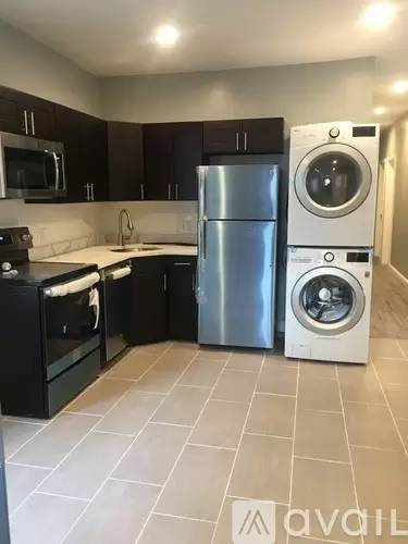 Main picture of 424 Bowdoin St