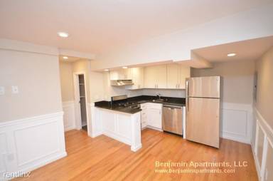 Main picture of 3 Englewood Ave