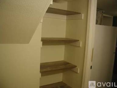 Main picture of 402 Wolfe Ave
