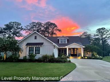 Main picture of 445 Colony Dr