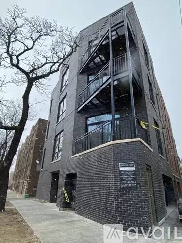 Main picture of 1050 W Cornelia Ave