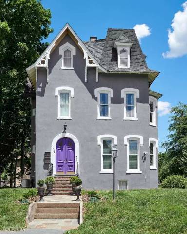 Main picture of 104 Sycamore Ave