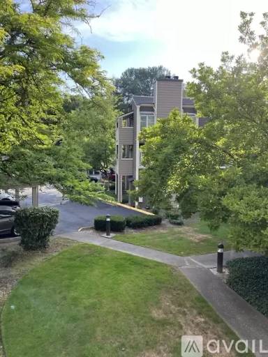 Main picture of 7274 W Lake Sammamish Pkwy NE
