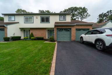Main picture of 18 Timber Ridge Dr