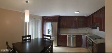 Main picture of 293 Grove St