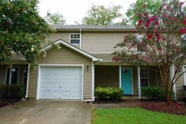 Main picture of 103 Middlehouse Way