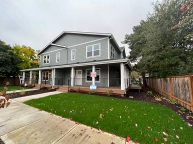 Main picture of 310 S River St