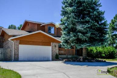 Main picture of 8586 Lakeview Dr