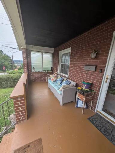 Main picture of 1444 Woodland Ave