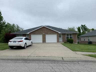 Main picture of 1215 Vest Dr