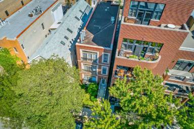 Main picture of 2551 N Southport Ave