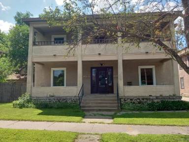 Main picture of 414 22nd Ave NE