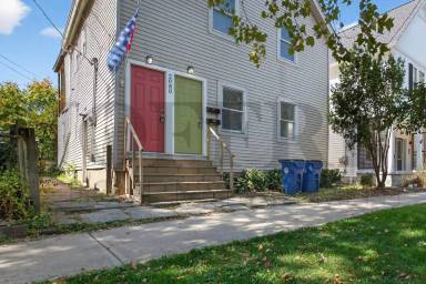Main picture of 2080 W 33rd St