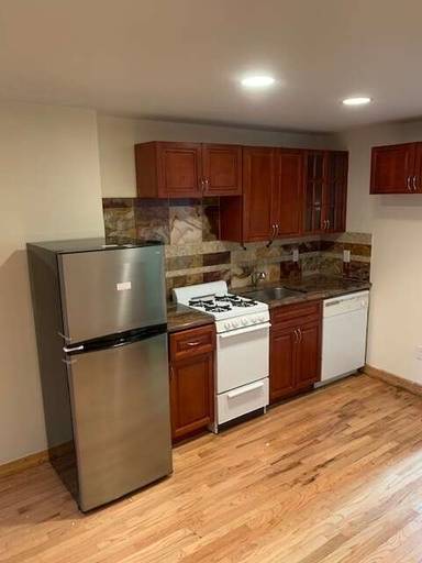 Main picture of 126 E. 7th