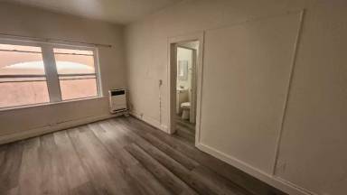 Main picture of 844 S Westlake Ave