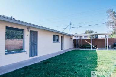 Main picture of 4820 E Cambridge Ave