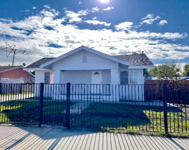 Main picture of 1440 W Grand Ave