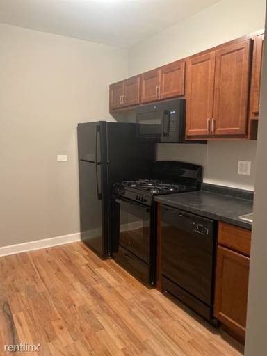 Main picture of 6445 S Saint Lawrence Ave