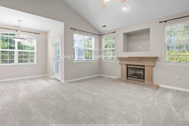 Main picture of 4890 Summerlinn Way