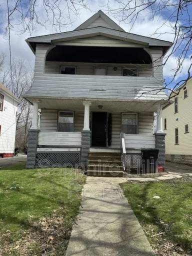 Main picture of 2927 E 126th St