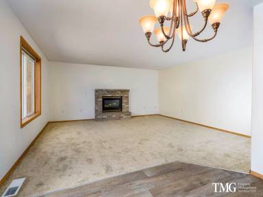 Main picture of 16304 NE 76th Way