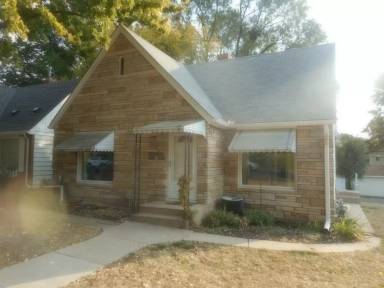Main picture of 5135 Bloomington Ave