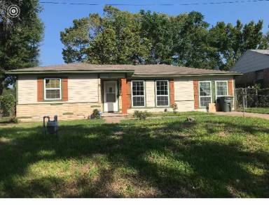Main picture of 411 N Randolph Ave