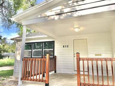 Main picture of 852 N Green St