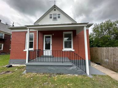 Main picture of 1921 Falls St