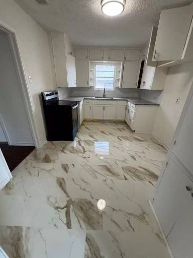 Main picture of 2309 Meadow Ln