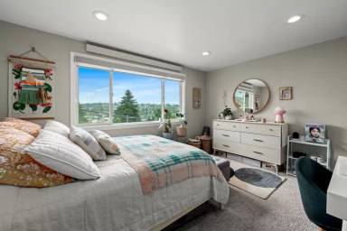 Main picture of 716 1/2 W Argand St
