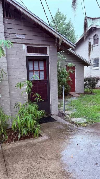 Main picture of 1110 SW 3rd Ave