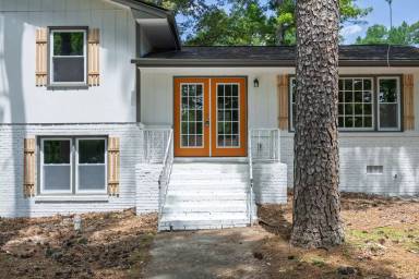 Main picture of 5520 Saint Lo Ln