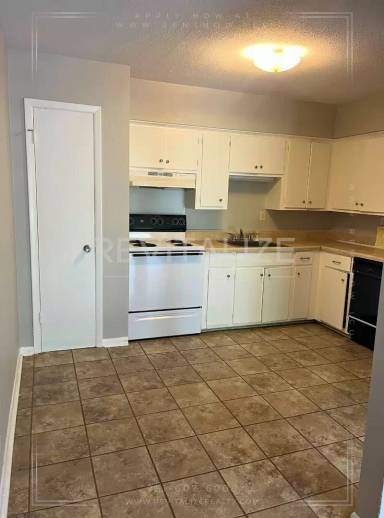 Main picture of 1504 Dauphin St