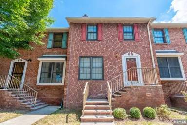 Main picture of 236 Broad St