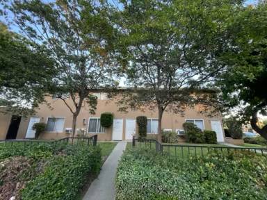 Main picture of 4700 Bandera St