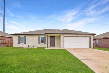 Main picture of 3201 Tom Lockett Dr