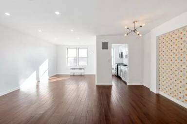 Main picture of 3304 93rd St